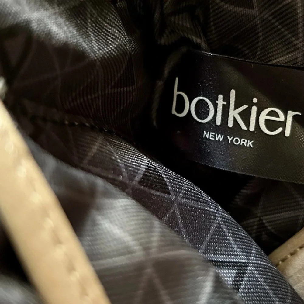 Botkier New York Warren City Blush & Gold Leather Crossbody Shoulder Bag Purse